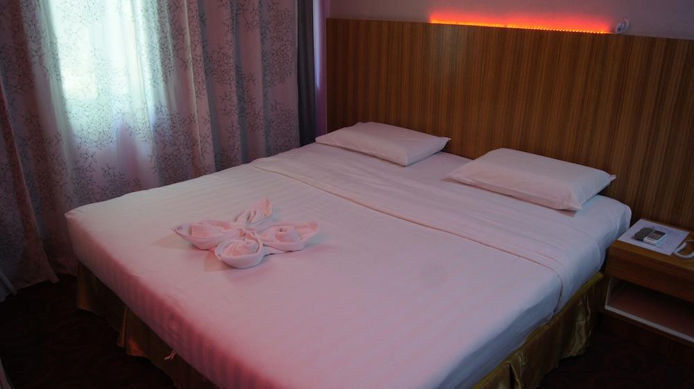 Hotel Hsiang Garden Sandakan Exterior photo